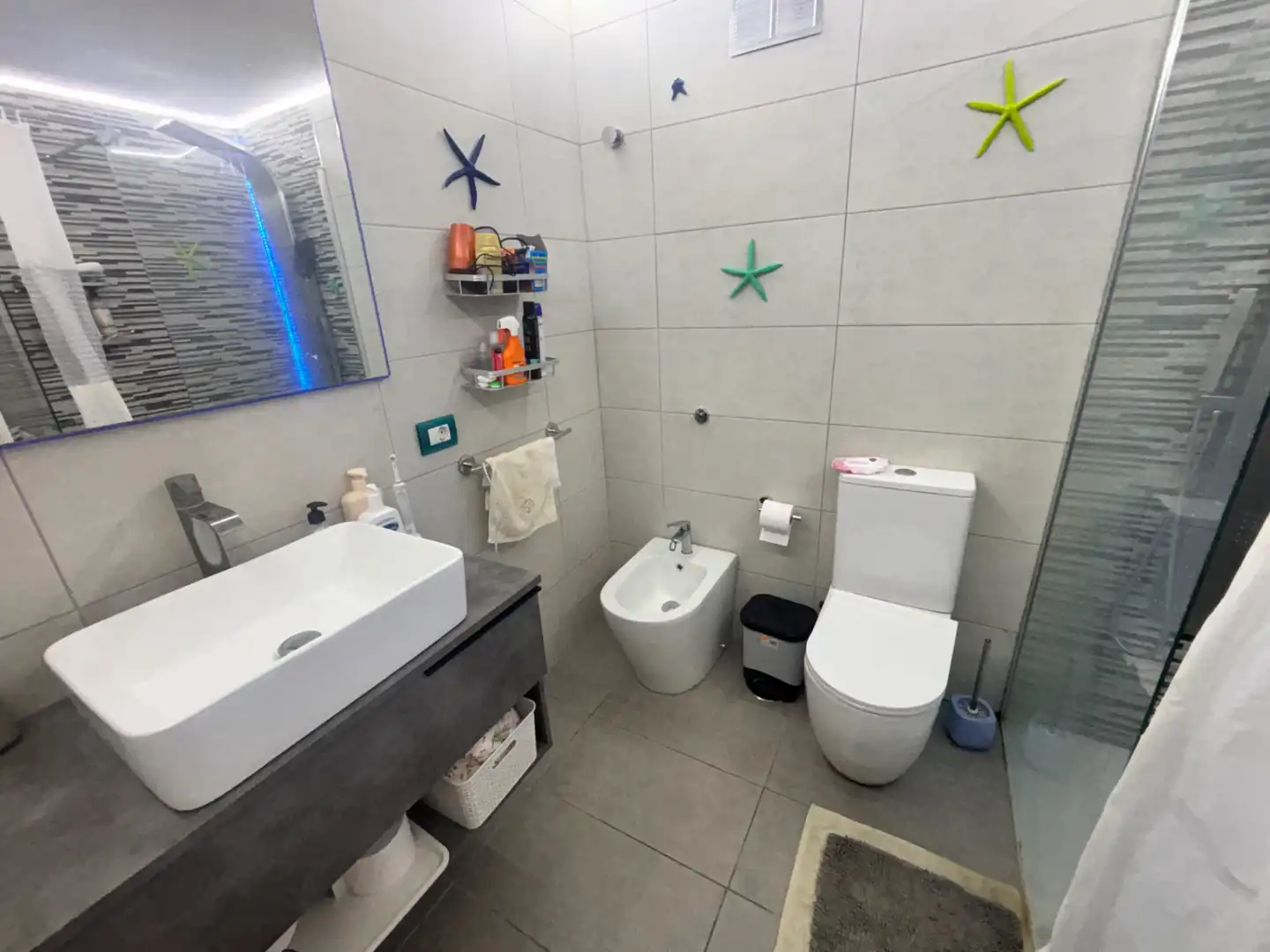 Baño de Piso de alquiler en Puerto de la Cruz con Terraza y Balcón