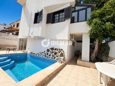 Casa bifamiliare con piscina in vendita a Costa del Silencio