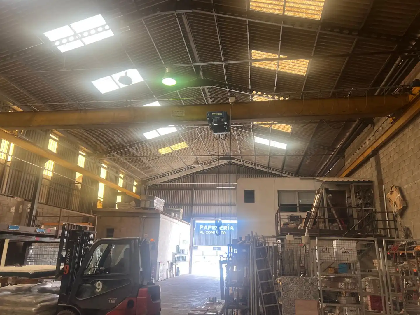 Nau industrial en venda en Manises amb Alarma