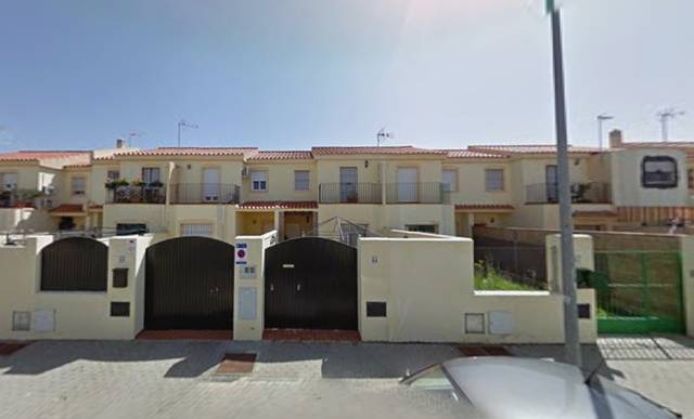 Casa adosada en Venta en C/ Ermita de la Oliva en Caballero Bonald - San José Obrero - Guadalcacín
