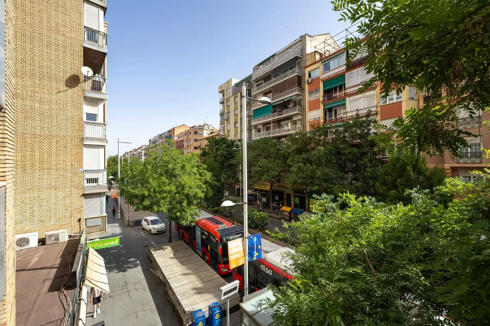 Vista exterior de Pis en venda en Granada amb Aire condicionat, Calefacció i Balcó