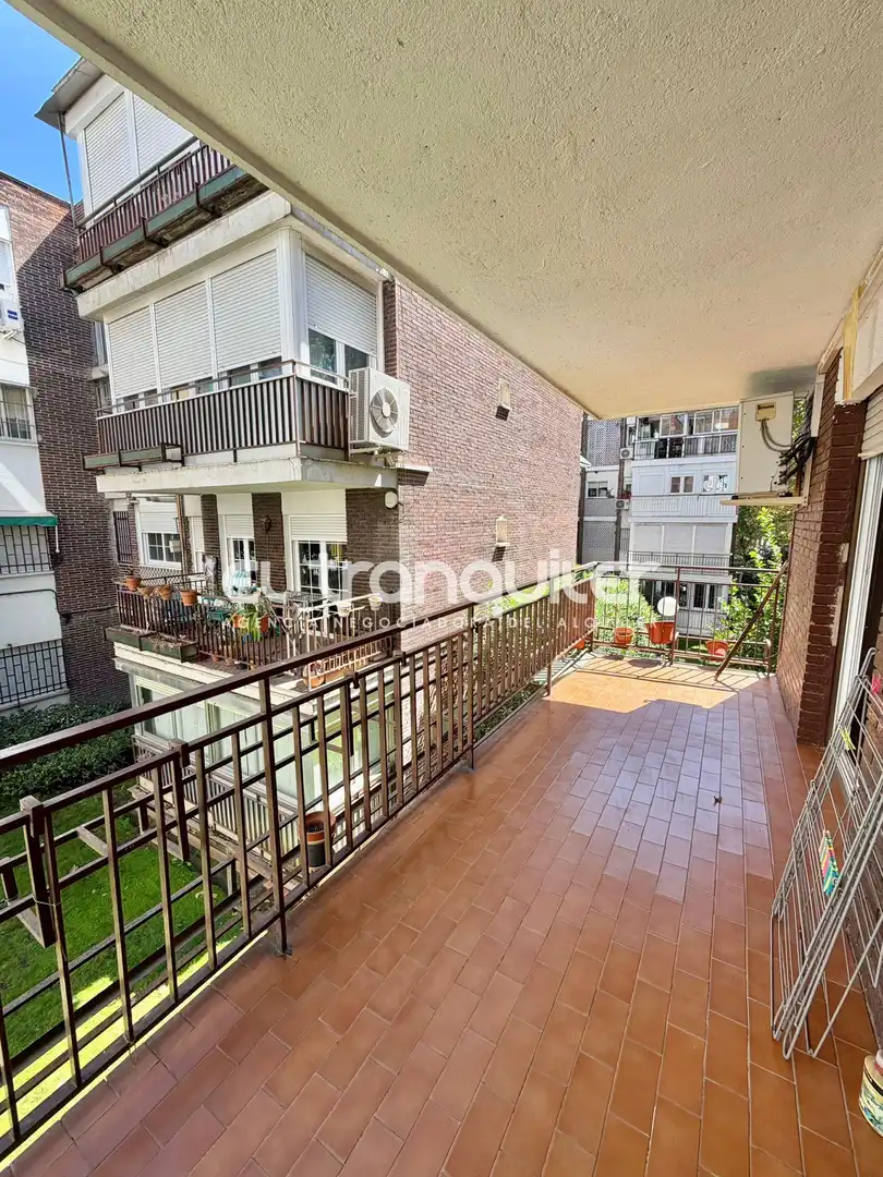 Terrasse von Wohnung zur Miete in Madrid mit Klimaanlage, Parkett und Terrasse