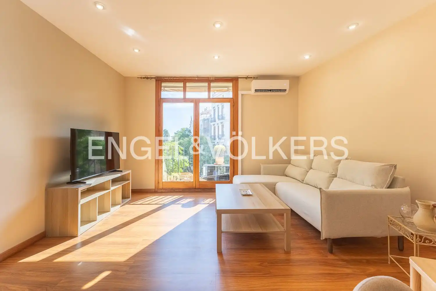 Sala de estar de Piso de alquiler en Valencia con Aire acondicionado, Calefacción y Parquet