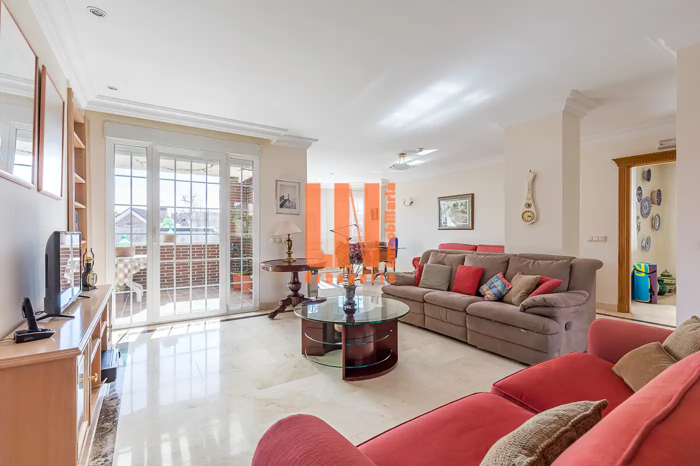 Sala de estar de Casa adosada en venta en Madrid con Aire acondicionado, Calefacción y Jardín privado