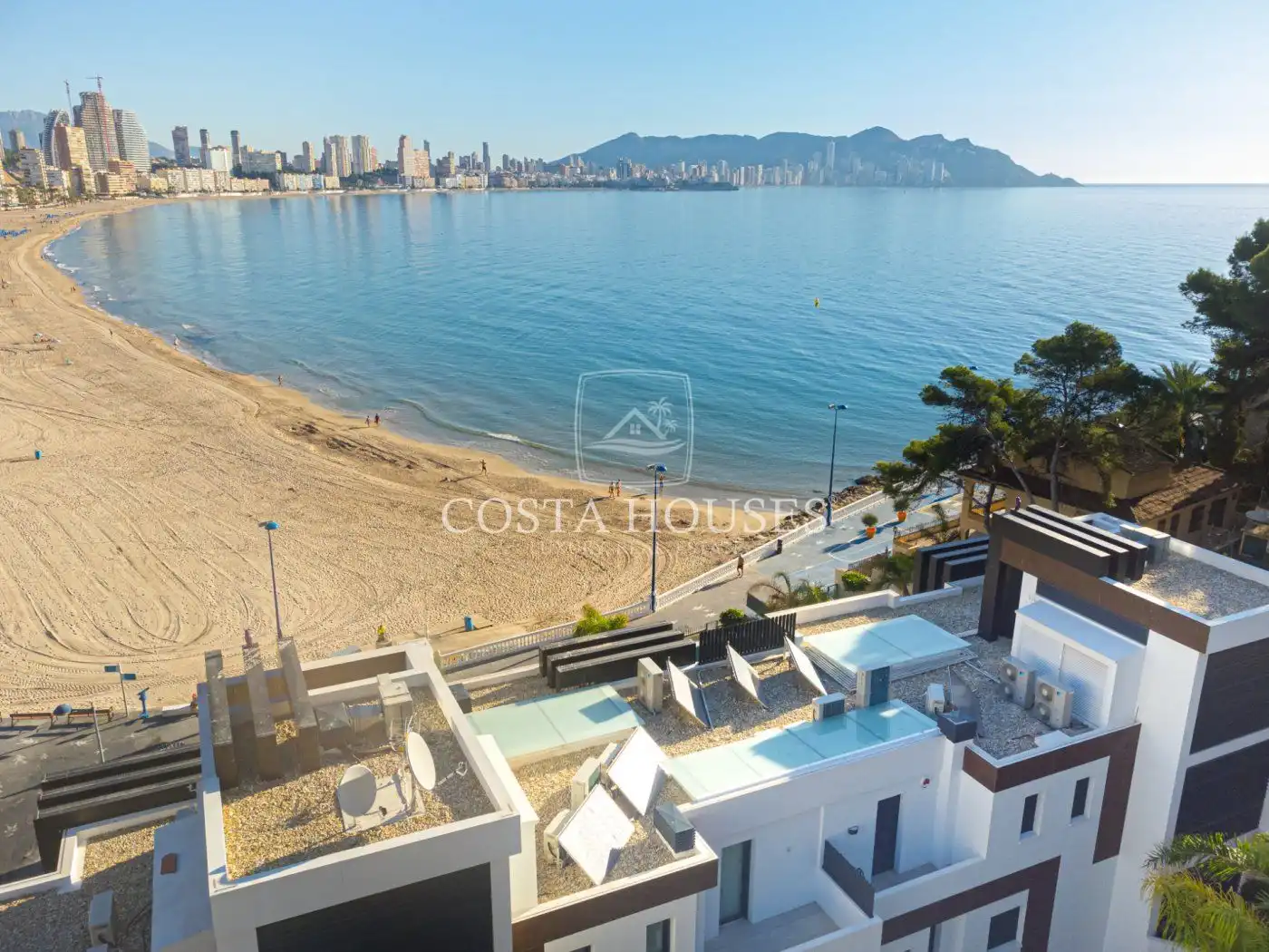 Vista exterior de Planta baja en venta en Benidorm con Aire acondicionado, Jardín privado y Terraza