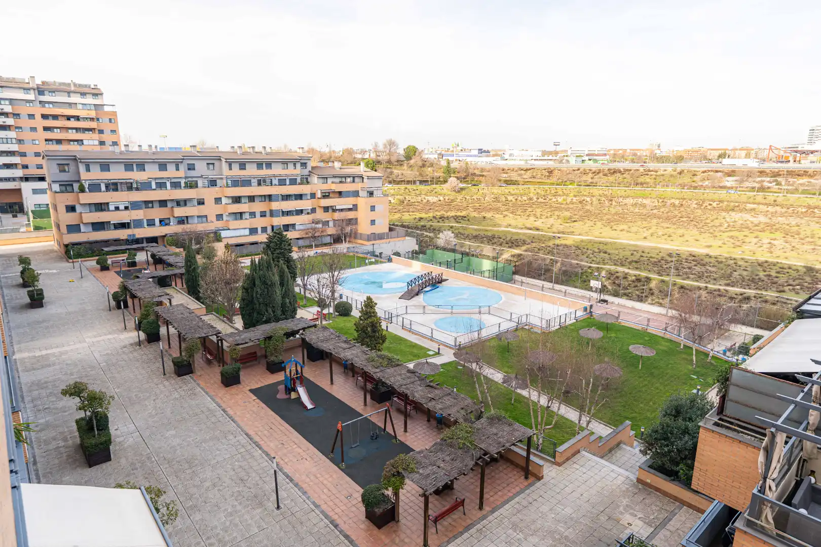 Piscina de Apartament en venda en Alcorcón amb Aire condicionat, Calefacció i Traster