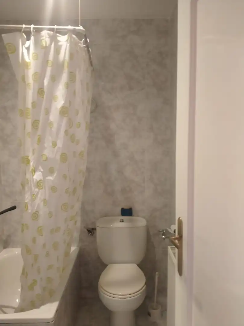 Baño de Casa adosada en venta en La Villa de Don Fadrique con Terraza y Alarma