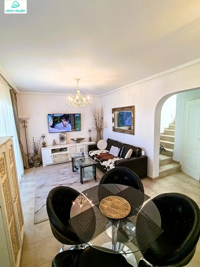 Sala d'estar de Casa o xalet de lloguer en El Campello amb Aire condicionat, Calefacció i Jardí privat