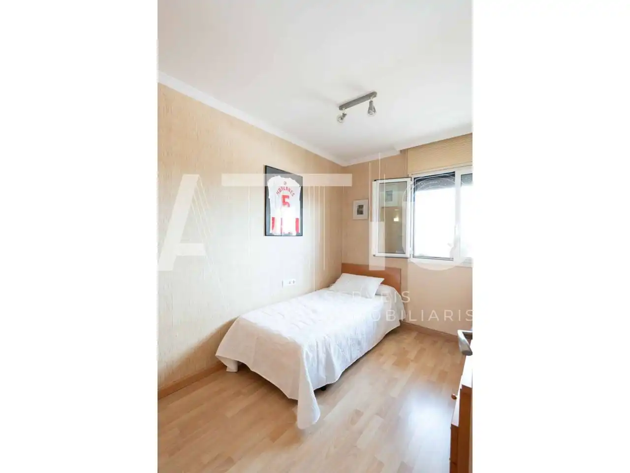 Habitación de Piso en venta en Sabadell con Aire acondicionado, Calefacción y Parquet