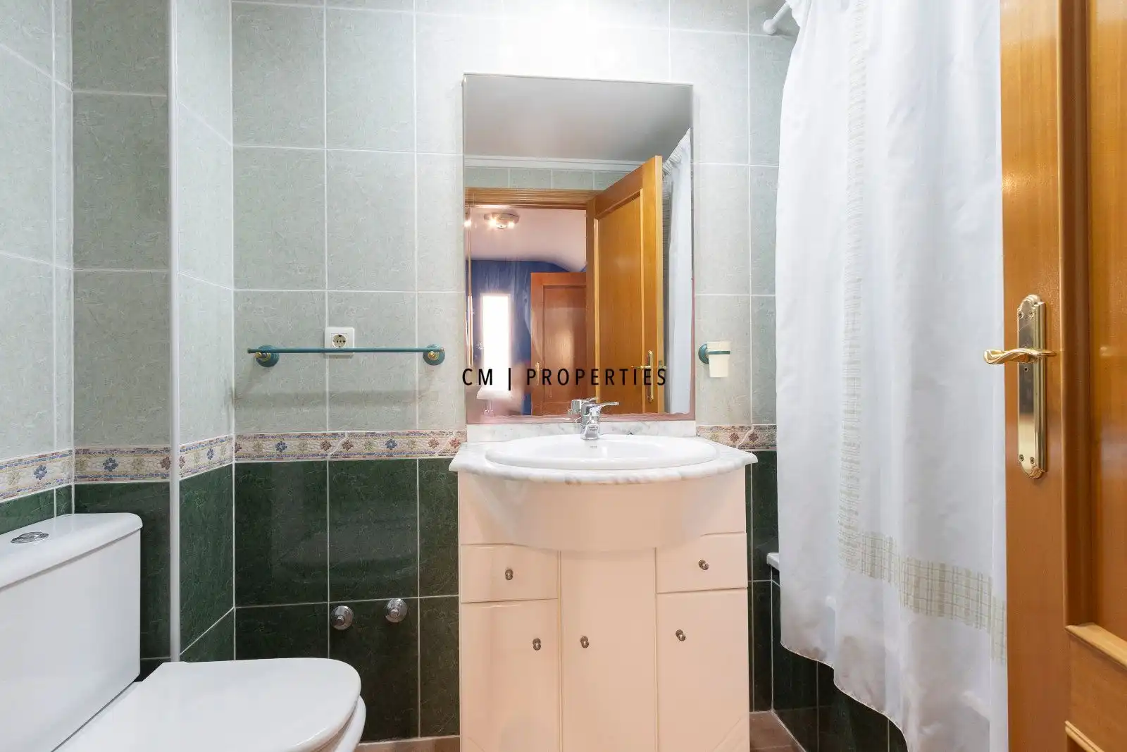 Bathroom of Detached homes for sale in Sagunto / Sagunt  with Air Conditioner, Terrace and Oven