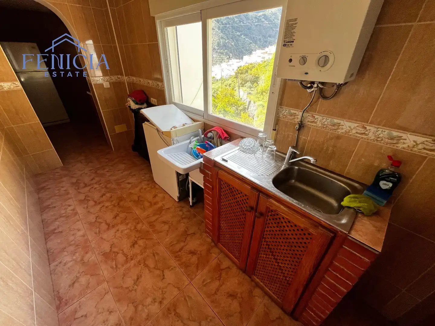 Cocina de Finca rústica en venta en Lentegí con Aire acondicionado, Jardín privado y Terraza