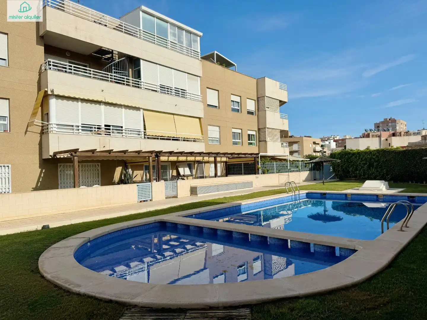 Piscina de Apartamento de alquiler en Sant Joan d'Alacant con Aire acondicionado, Jardín privado y Terraza