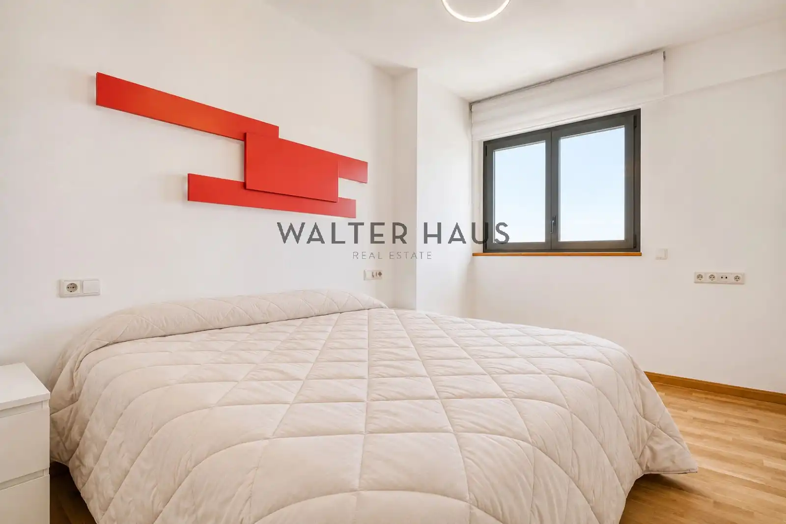 Schlafzimmer von Dachboden zum Verkauf in Barcelona mit Klimaanlage, Heizung und Parkett