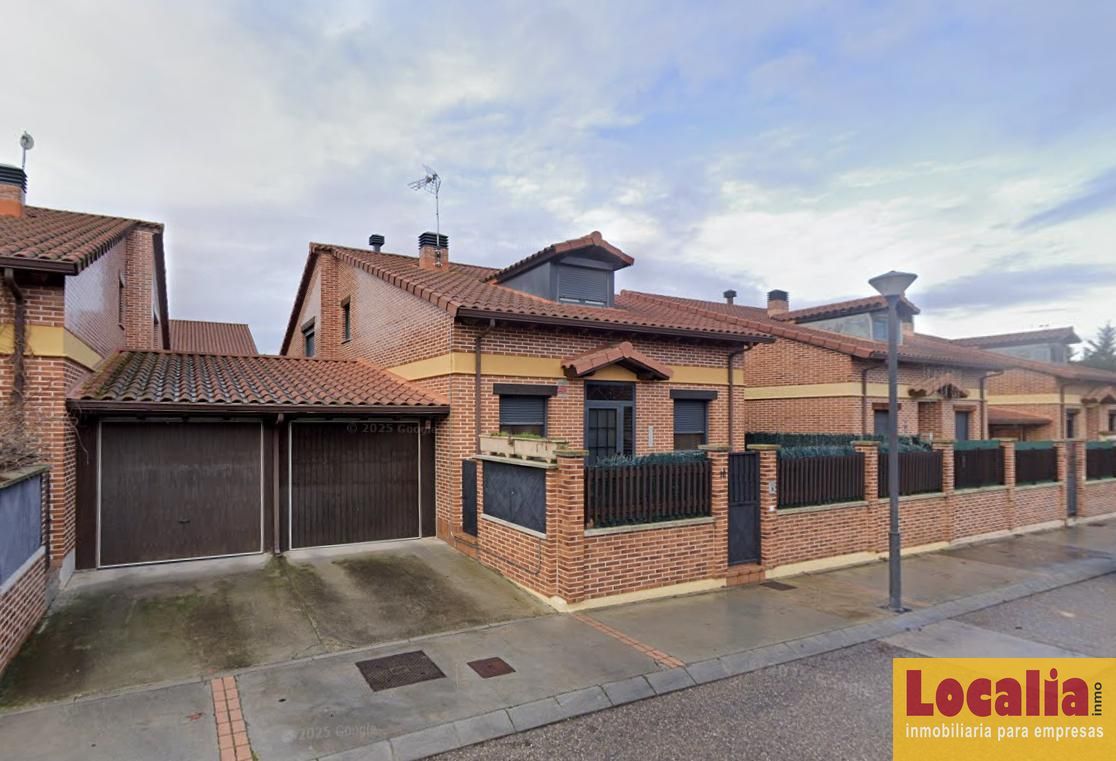 Vista exterior de Casa adosada en venta en Renedo de Esgueva con Jardín privado