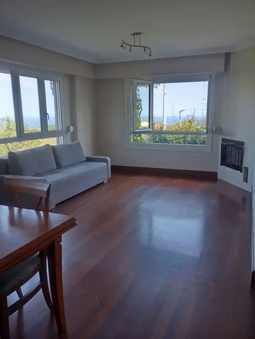Sala d'estar de Casa adosada en venda en Aia amb Balcó
