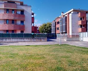 Vista exterior de Pis de lloguer en Santa Cruz de Bezana amb Calefacció, Jardí privat i Terrassa