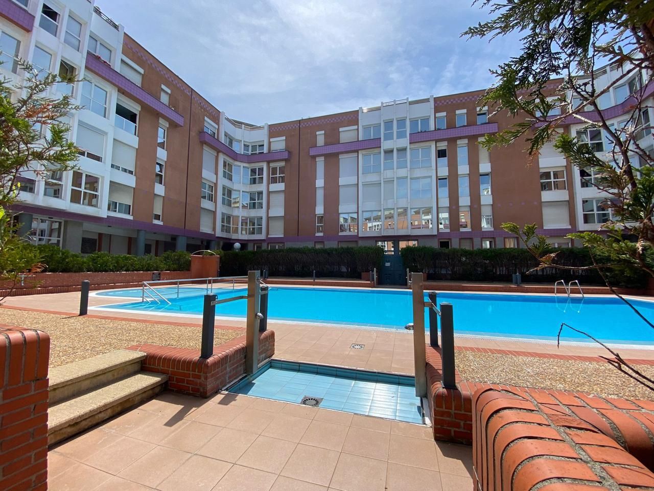 Piscina de Pis en venda en Castro-Urdiales amb Calefacció, Parquet i Traster