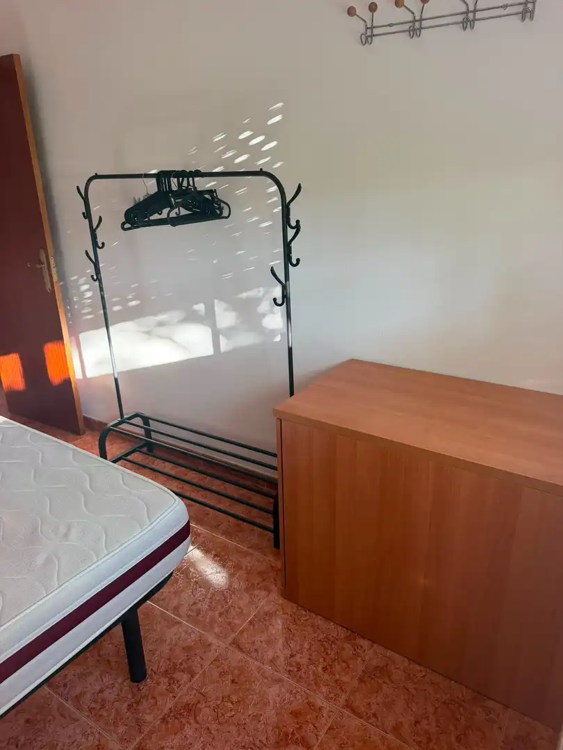 Schlafzimmer von Wohnungen zur Miete in Cáceres mit Klimaanlage, Heizung und Möbliert