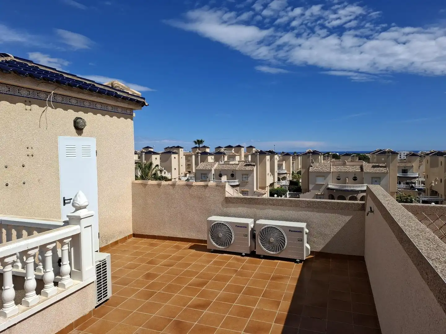 Casa aparellada amb terrassa en venda a Calle Calle Cabo de Gata, imagen 27