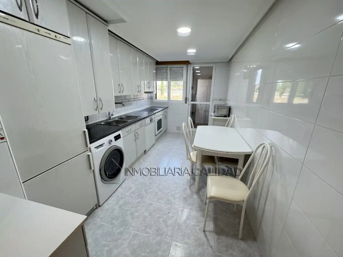 Cocina de Piso de alquiler en Burgos con Calefacción y Amueblado
