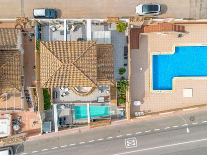 Vista exterior de Casa o xalet en venda en Torrevieja amb Aire condicionat, Calefacció i Jardí privat