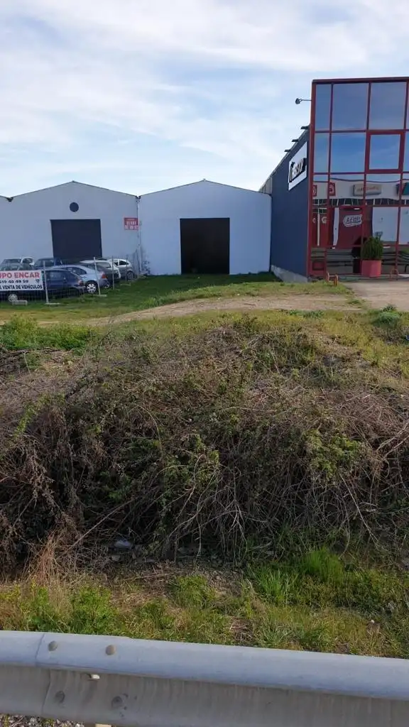Nave industrial en venta en Valdefresno