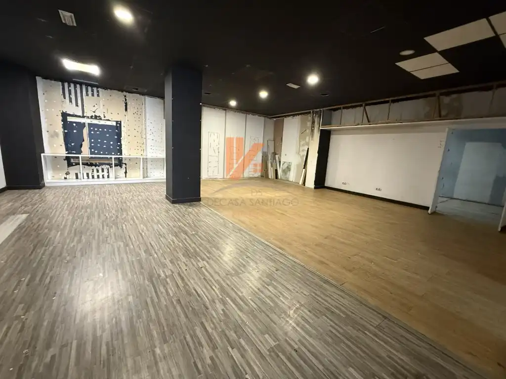 Local comercial de lloguer a Avenida Rosalia Castro 25, imagen 5
