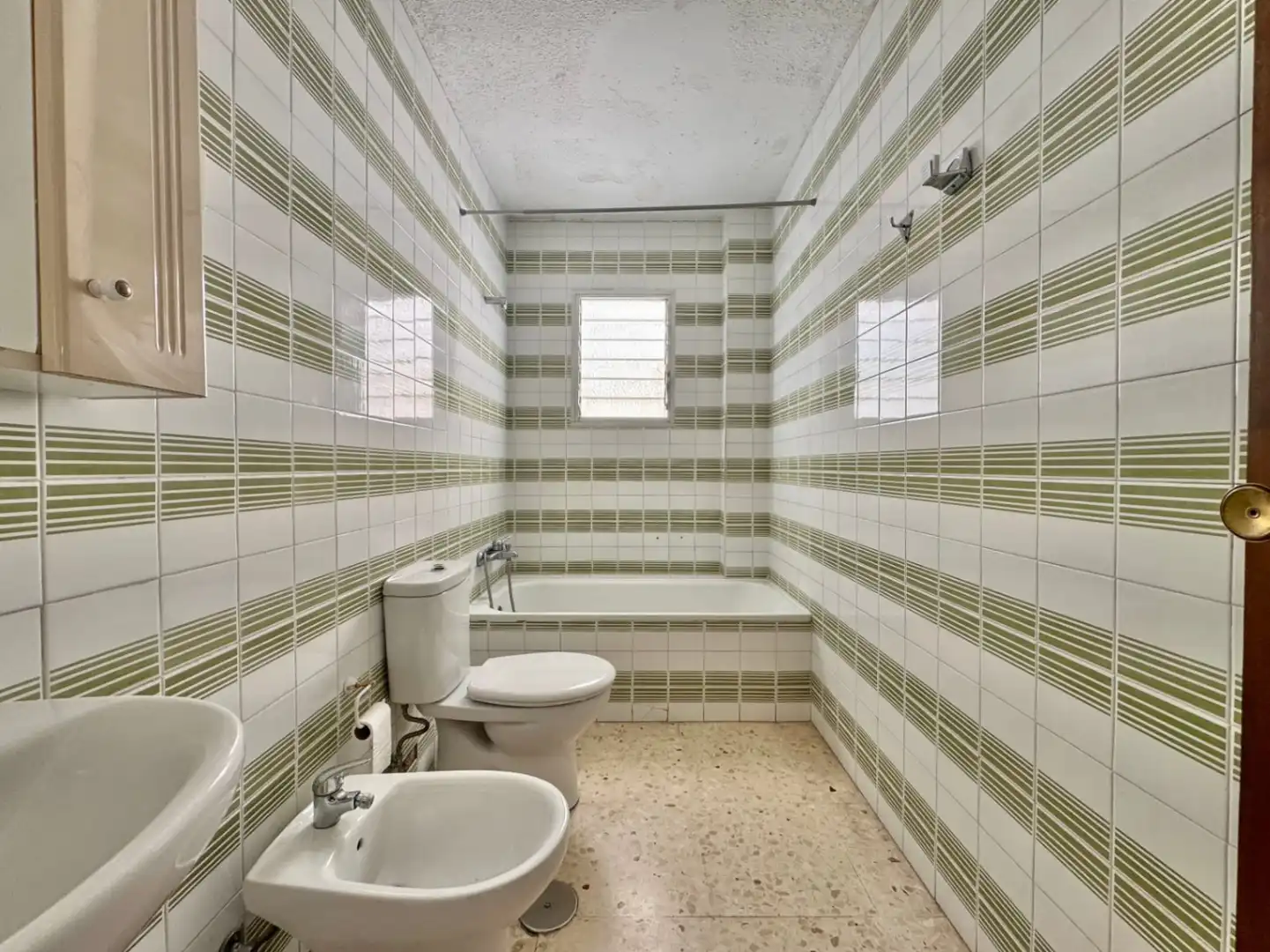 Baño de Piso en venta en L'Alfàs del Pi con Piscina