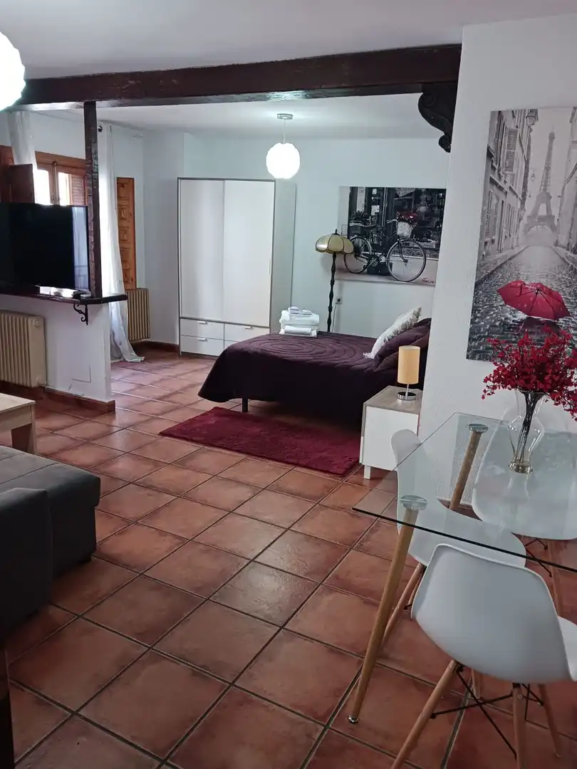 Habitación de Apartamento de alquiler en Granada con Amueblado