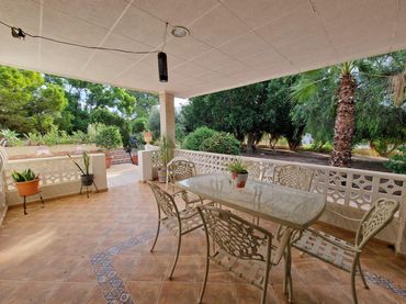 Xalet amb piscina en venda a Crevillent