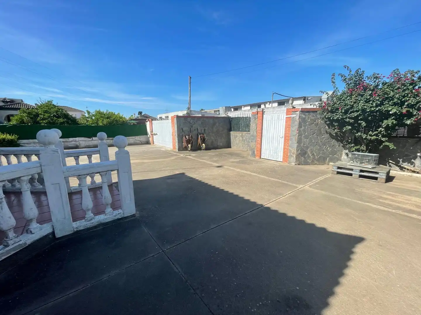 Vista exterior de Casa o xalet en venda en Córdoba amb Aire condicionat, Jardí privat i Terrassa