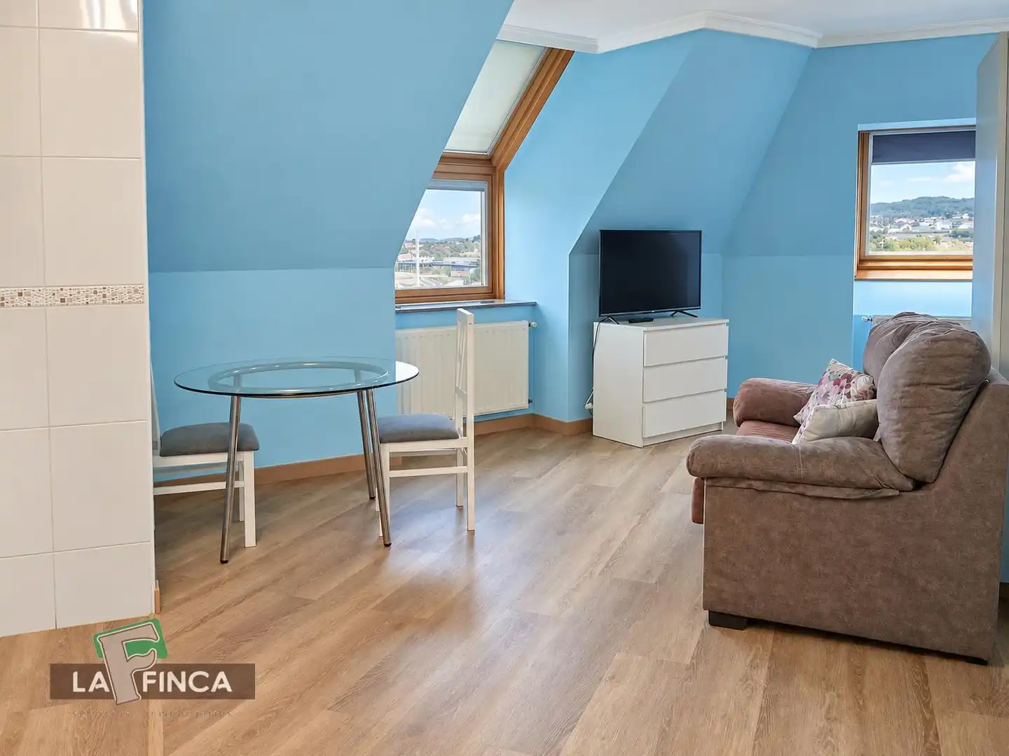 Sala de estar de Estudio de alquiler en HUCA - La Cadellada