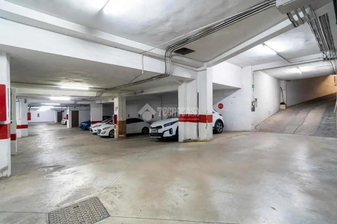 Parkplatz von Wohnung zum Verkauf in Granada