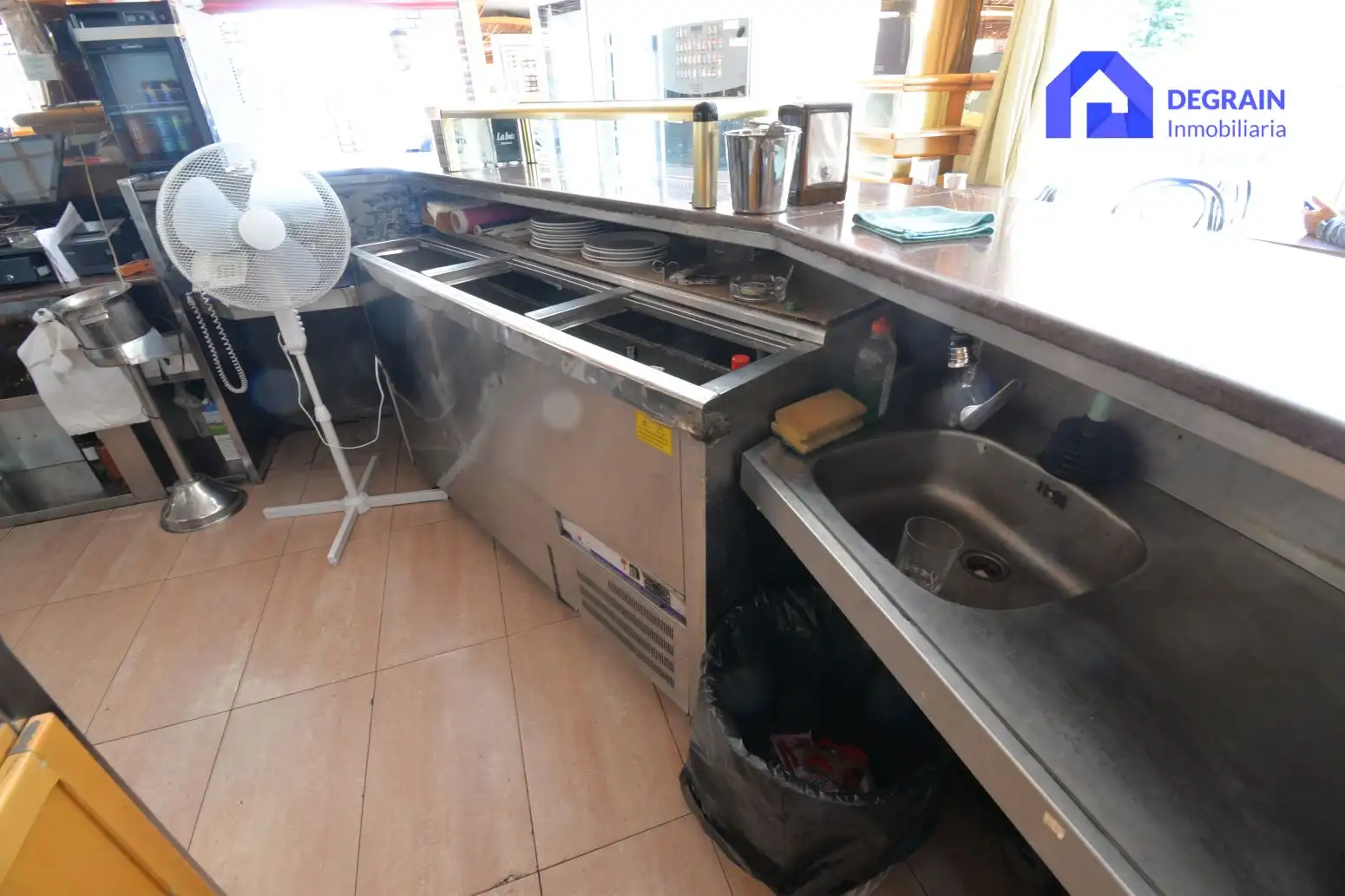 Cuina de Local de lloguer en Oviedo 