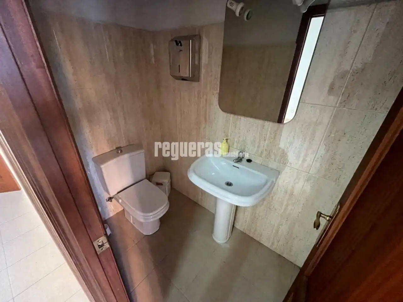 Local comercial en venta en Fernando Morán, imagen 5