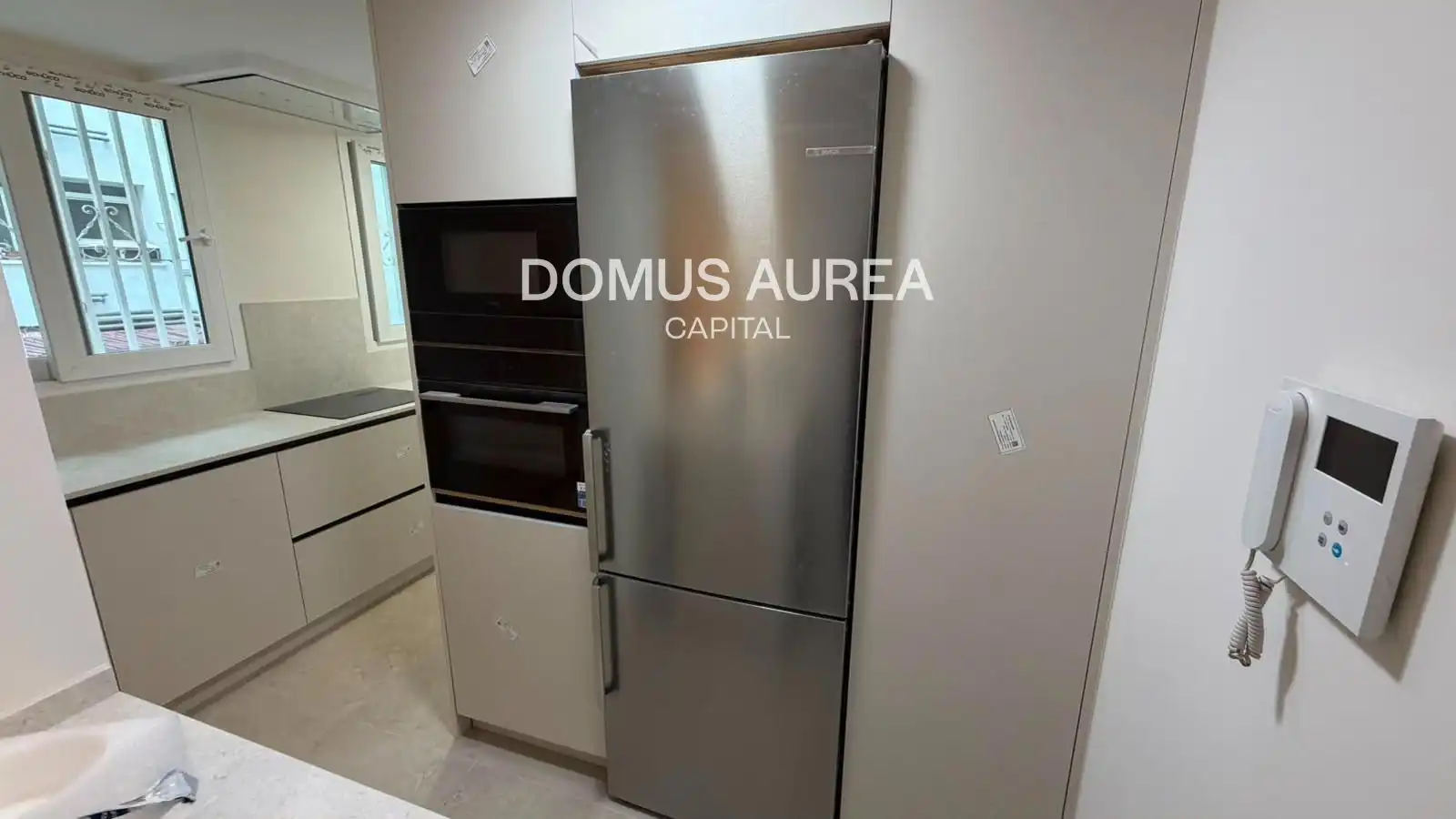 Kitchen of Flat for rent in Madrid  with Air Conditioner, Heating and Parquet flooring