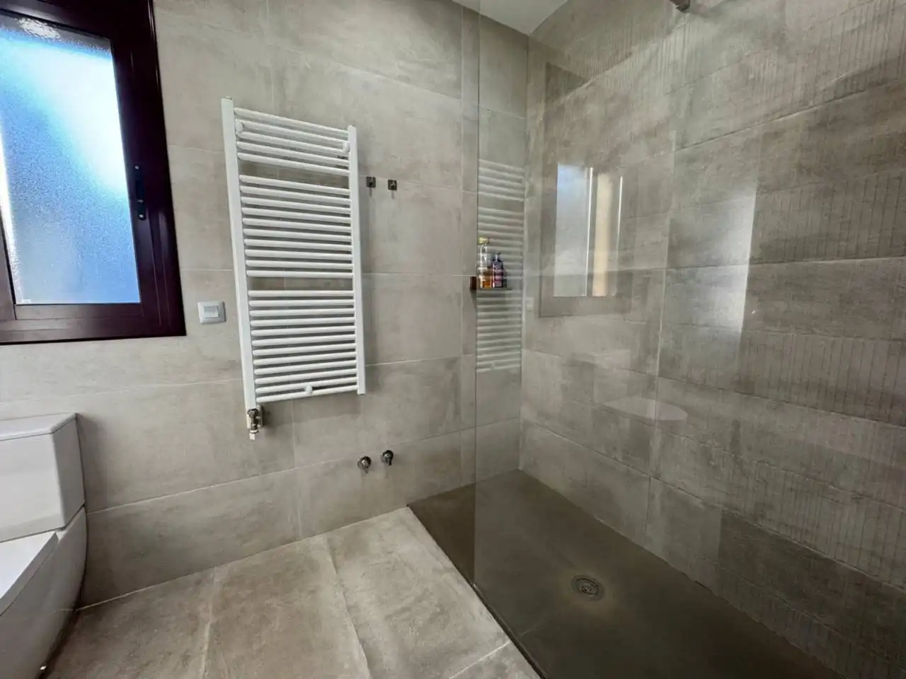 Badezimmer von Haus oder Chalet zum Verkauf in Vilanova del Vallès mit Heizung, Privatgarten und Terrasse