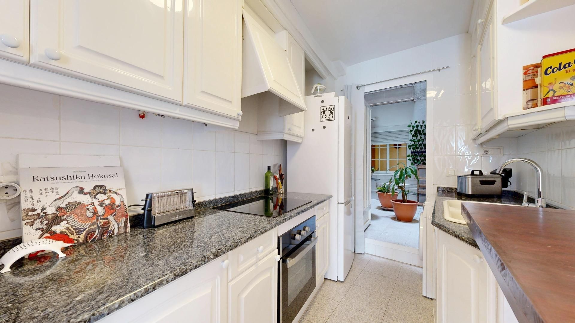 Kitchen of Flat for sale in  Valencia Capital  with Air Conditioner, Heating and Parquet flooring