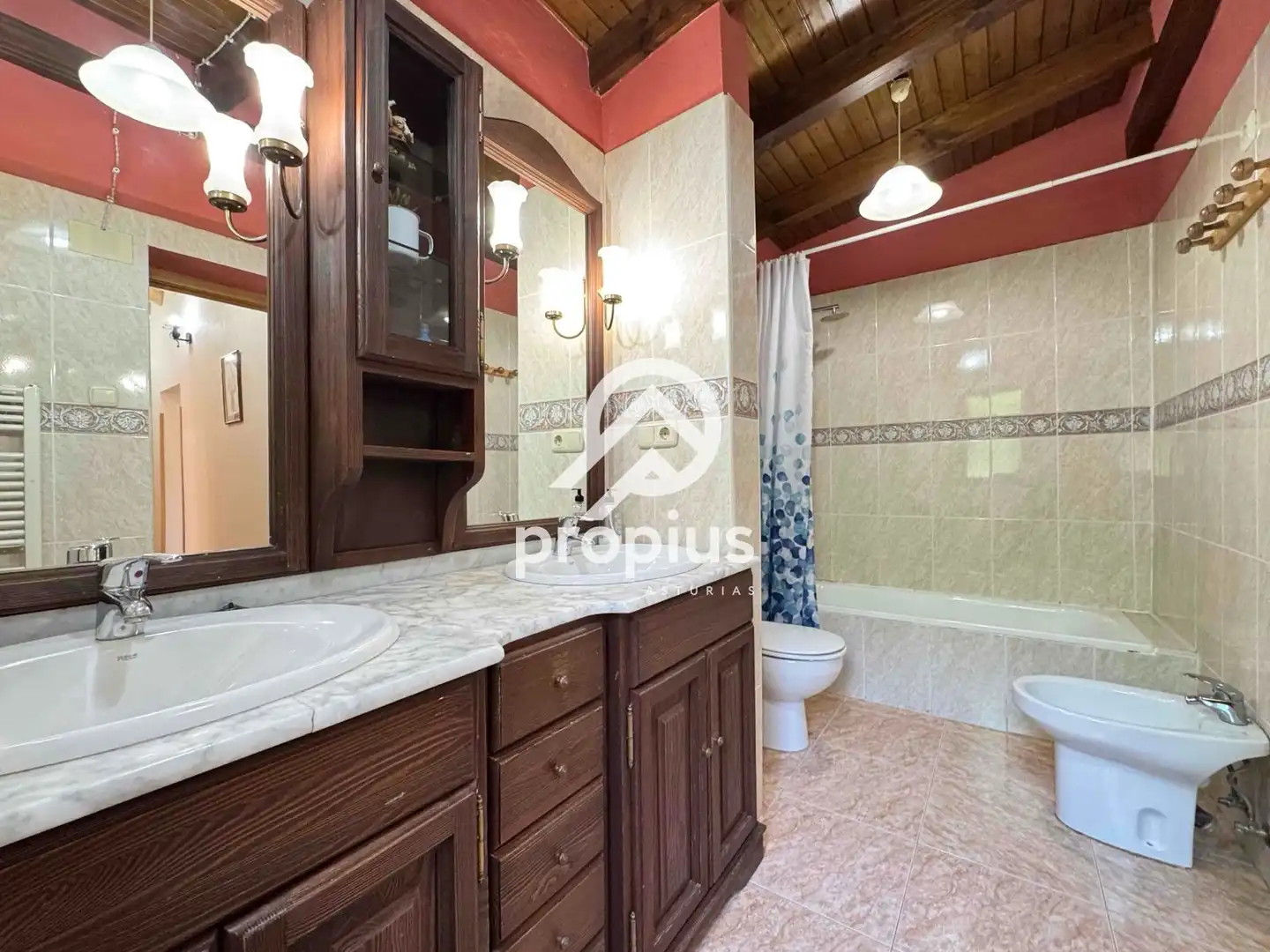 Bathroom of Houses for sale in Llanes  with Heating, Private garden and Parquet flooring