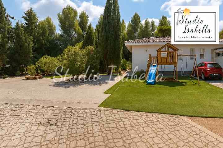 Garden of House or chalet for sale in Argés  with Air Conditioner, Heating and Private garden