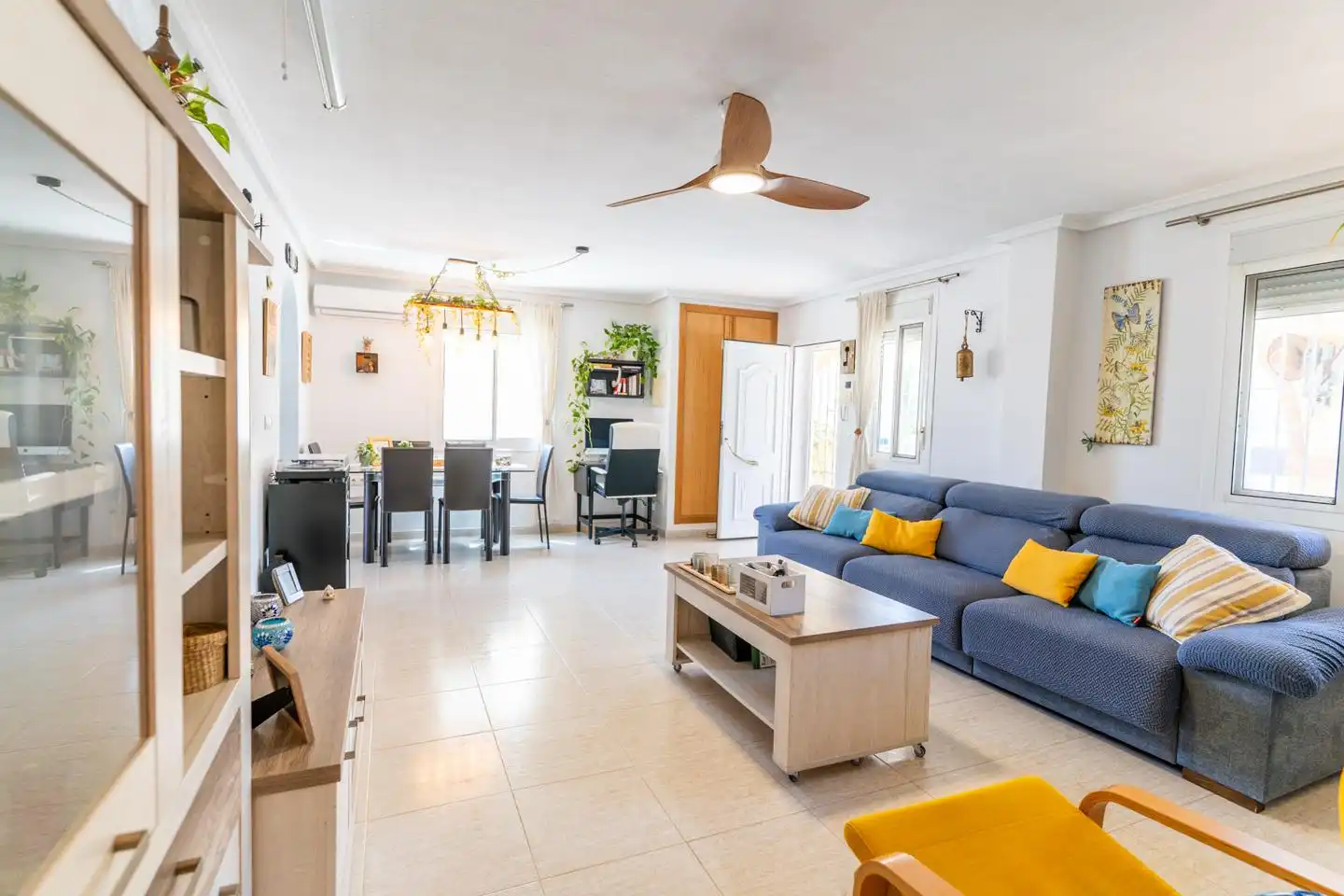 Wohnzimmer von Haus oder Chalet zum Verkauf in Santa Pola mit Klimaanlage, Privatgarten und Terrasse
