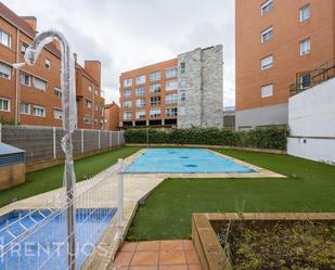 Swimming pool of Flat to rent in  Madrid Capital  with Heating, Parquet flooring and Storage room