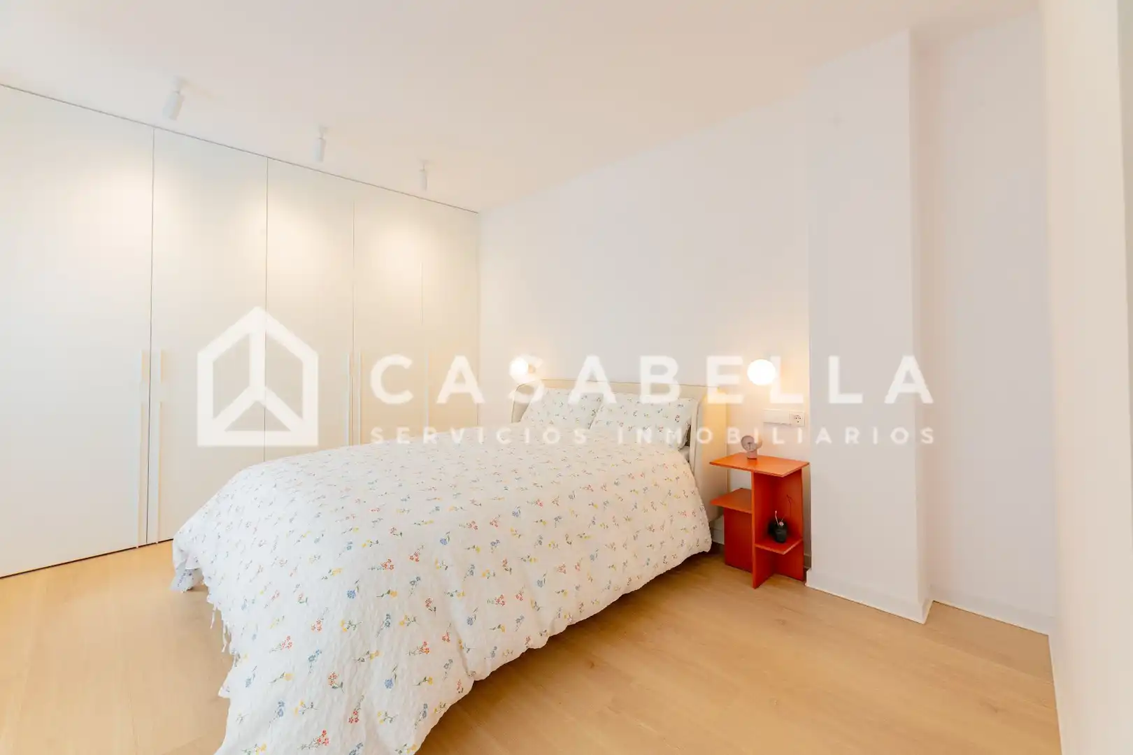 Bedroom of Flat for sale in Valencia  with Air Conditioner, Heating and Terrace