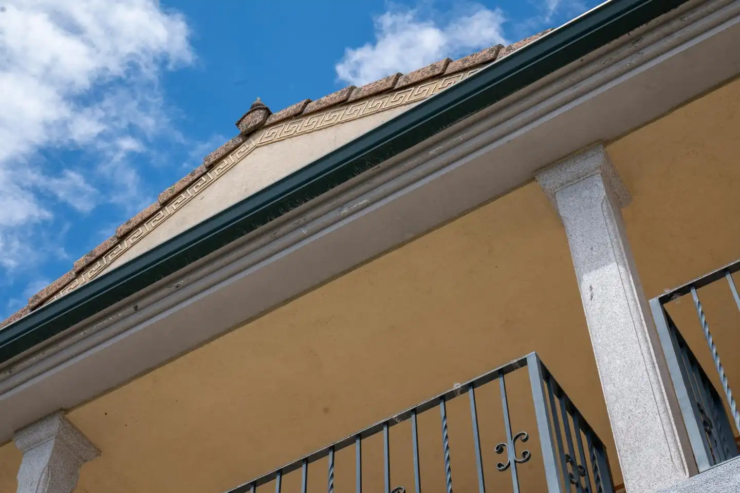 Vista exterior de Casa o xalet en venda en Ávila amb Calefacció, Jardí privat i Terrassa