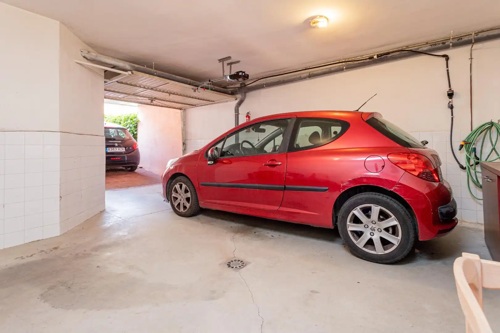 Parking de Casa adosada en venta en Tres Cantos con Calefacción, Jardín privado y Terraza