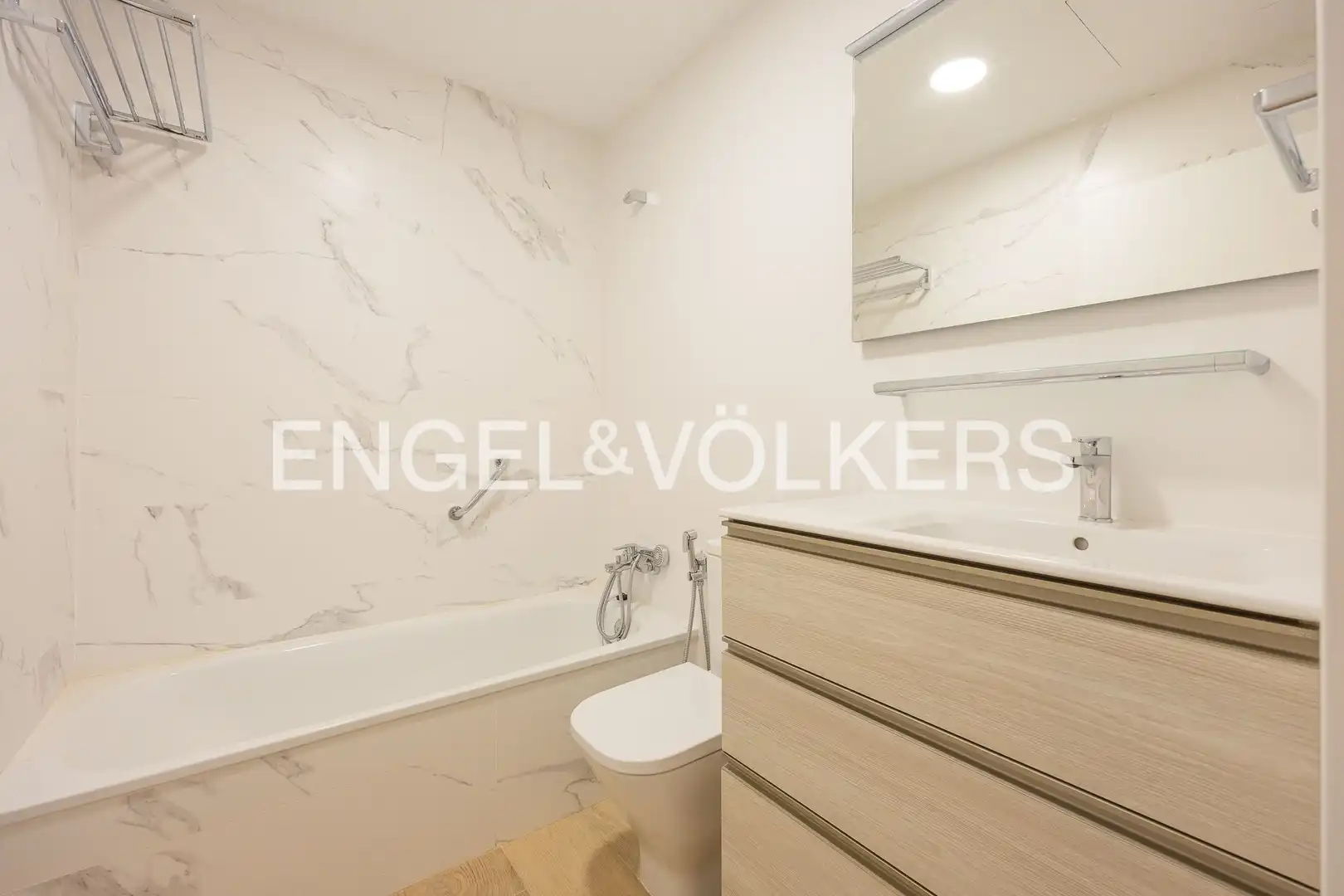 Bathroom of Flat for sale in Abando - Albia