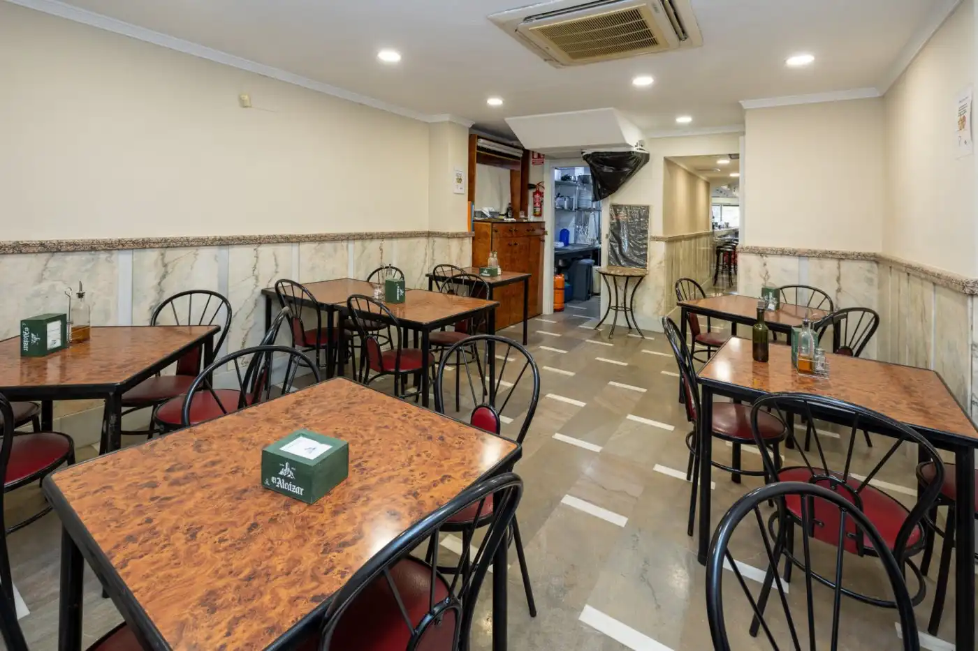 Local en venta en Granada con Aire acondicionado y Amueblado