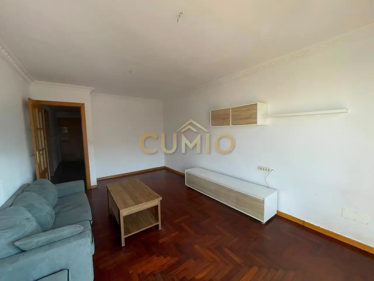 Sala d'estar de Pis en venda en Ponteareas amb Calefacció, Parquet i Traster