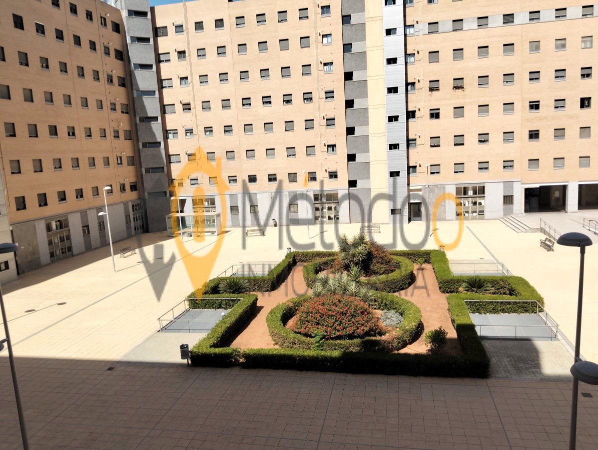 Terraza de Piso en venta en  Sevilla Capital con Horno