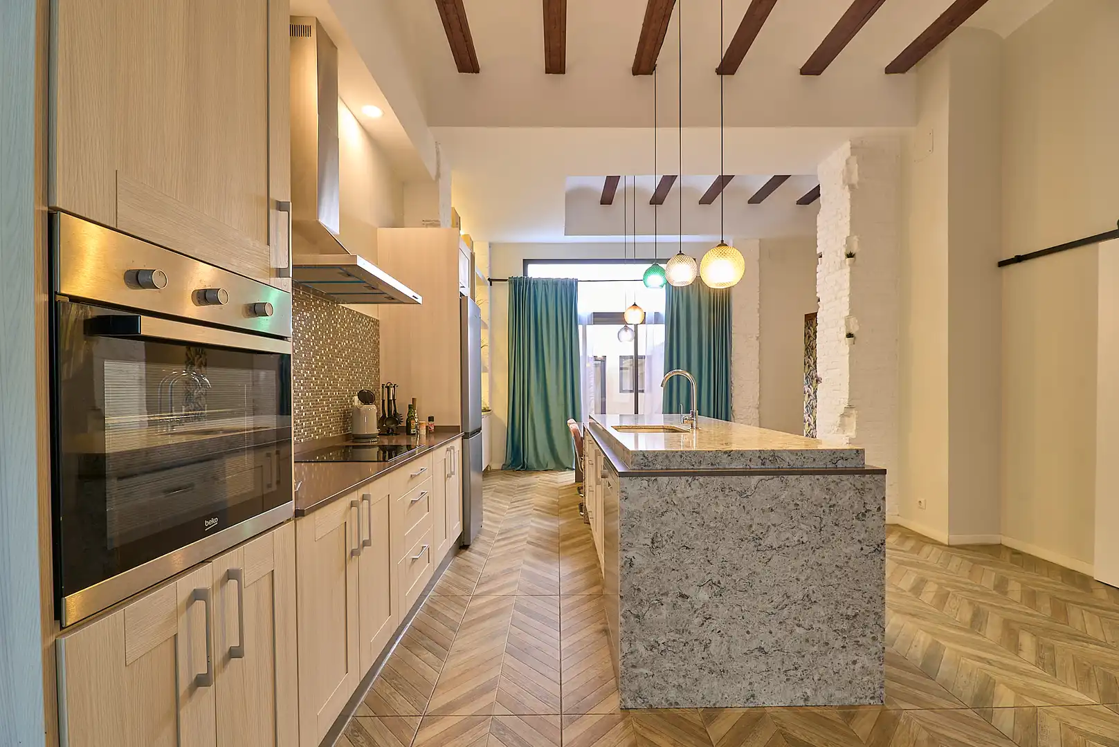 Cuina de Apartament de lloguer en Valencia amb Aire condicionat, Calefacció i Piscina